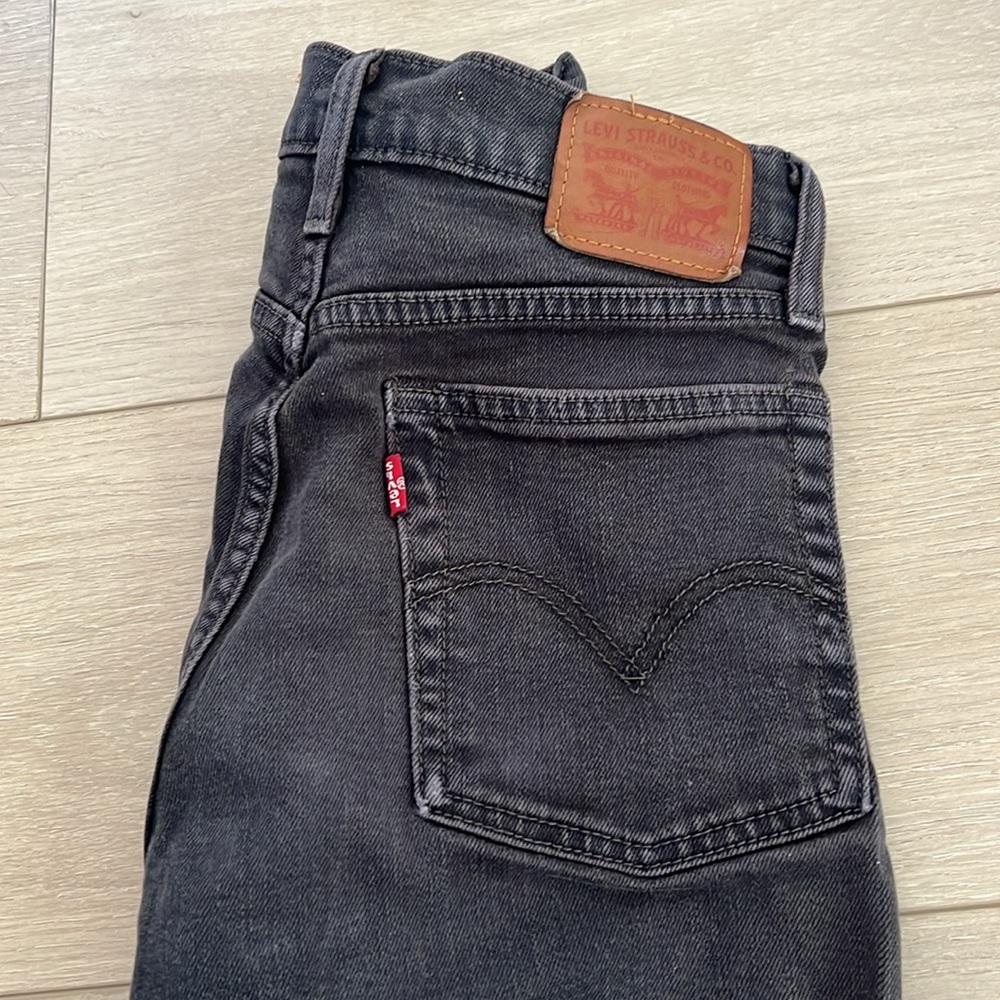 BEST STRAIGHT LEG LEVIS